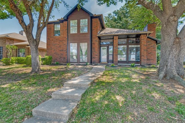 6122 Sasaki Way — Crystal Lake