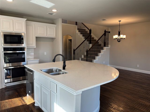 609 Red Maple Rd — Oaks Of North Grove