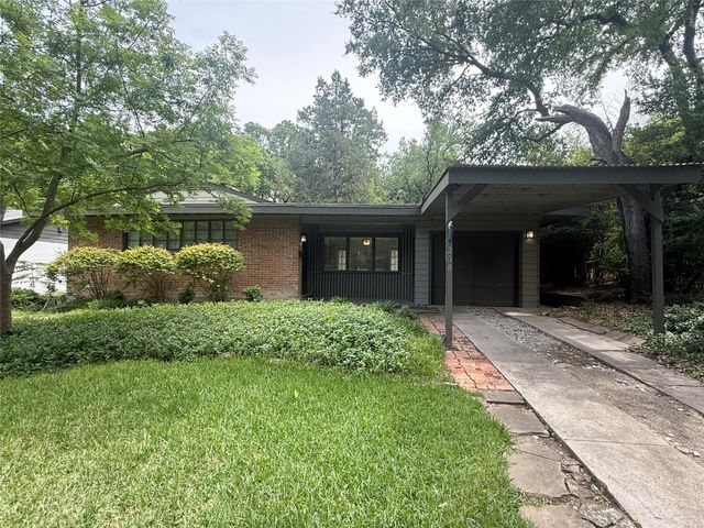10208 Lake Gardens Dr — Lake Gardens