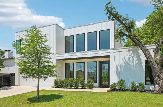 3941 Adrian Dr — Randalls Plainview