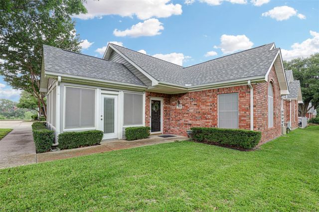 6152 Haley Ln — Villas On The Bluff Condo