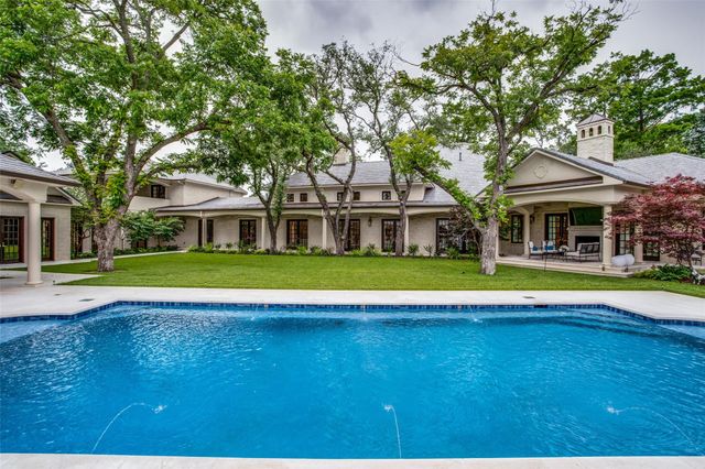 9520 Hathaway St — Venetian