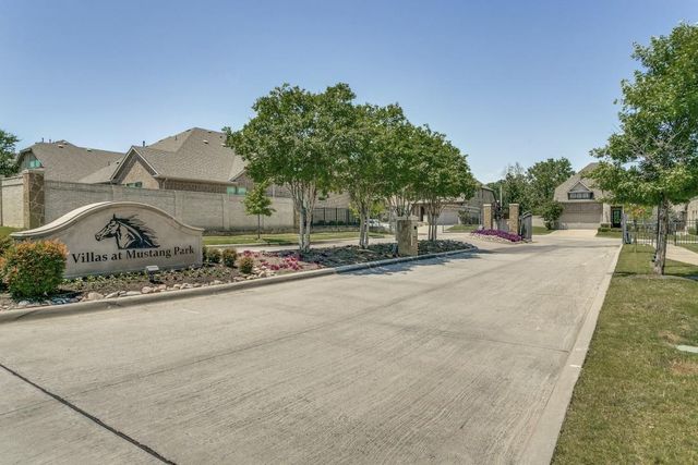 7906 Gulfstream Ln — Villas at Mustang Park