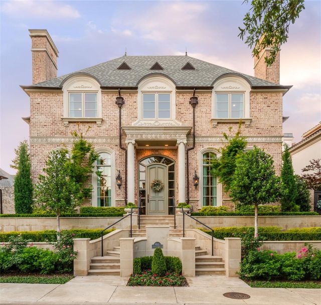 6911 Forest Glen Dr — Lake Forest Ph C
