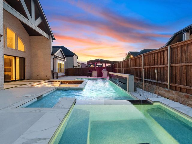 1916 Trent Basin Dr — Silverleaf