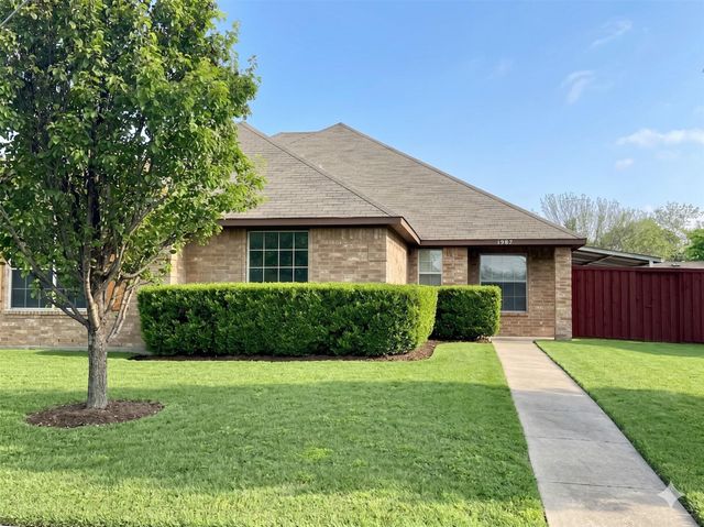 1987 Castle Dr — Castle Drive Duplex