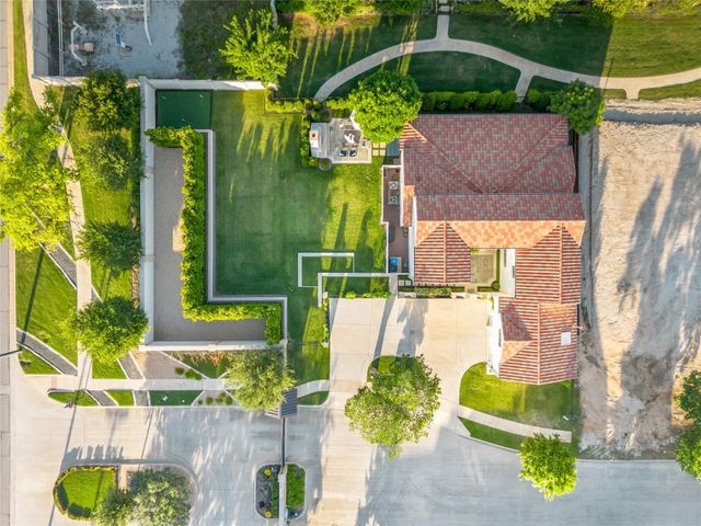 109 Pineland Pl — Rivercrest Add