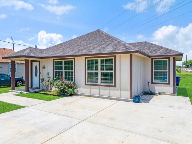 308 Avenue A — Fairview Ennis-Rev
