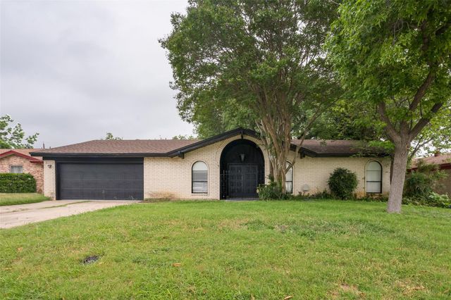 2105 Cottie Ln — Plaza Heights Add