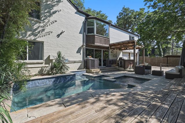 2112 Coral Dr — Mill Creek Estates Add
