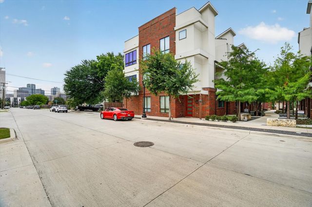 321 College Ave — Julia Martin Sub