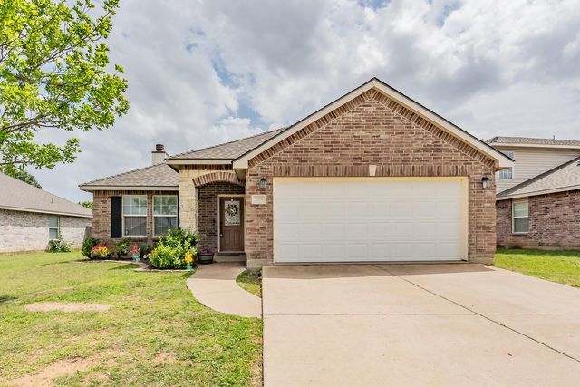 208 Weber River Trl — Deer Valley Ft Worth