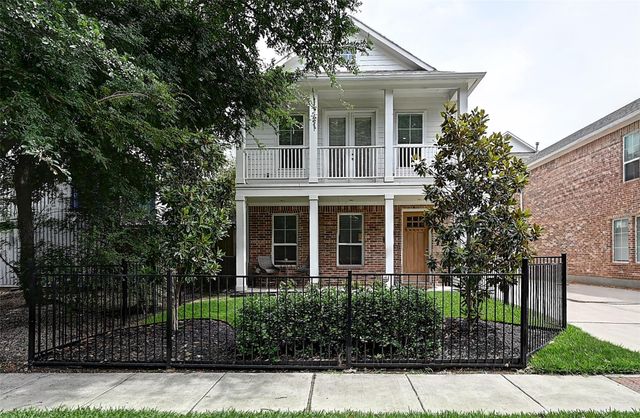 1028 Cavour Pl — Centre Living Homes