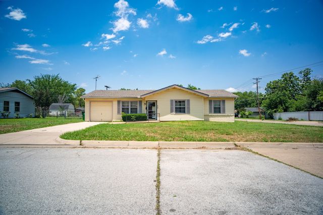 5245 Ira St N — Browning Heights East
