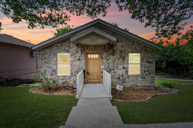 1303 Arizona Ave — Cedar Oaks