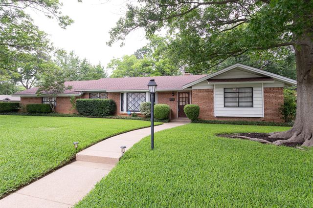 7101 Jewell Ave — East Green Hill Add