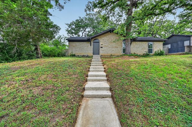 7411 Schepps Pkwy — Woodland City