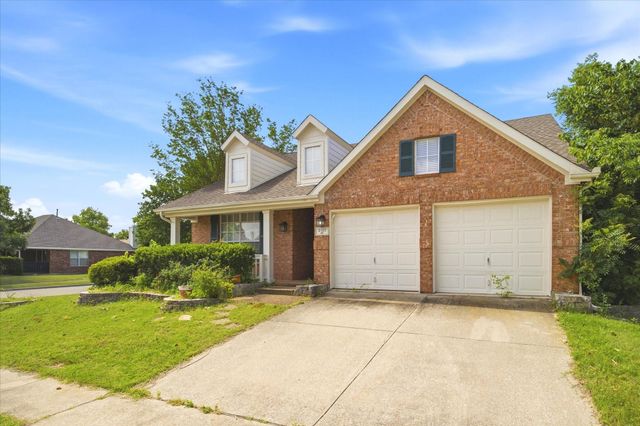 5101 Stonecrest Dr — Villages Of Lake Forest Ph II