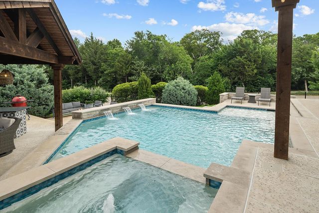 3521 Newport Dr — Whitley Place Ph 9