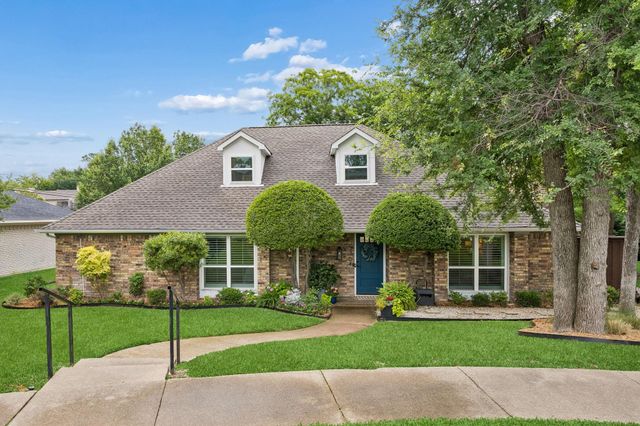 7704 Lemmonwood Dr — Highlands West