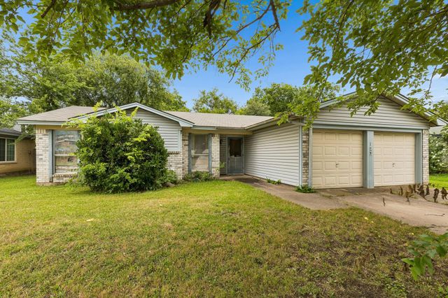 122 Cimarron Ln — Spring Meadows Add