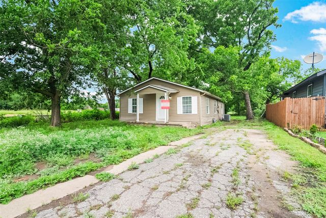 627 E Pacific St — Brocketts M Y Add