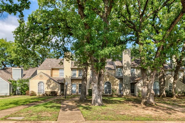 714 Bel Aire Crst — Hidden Oaks