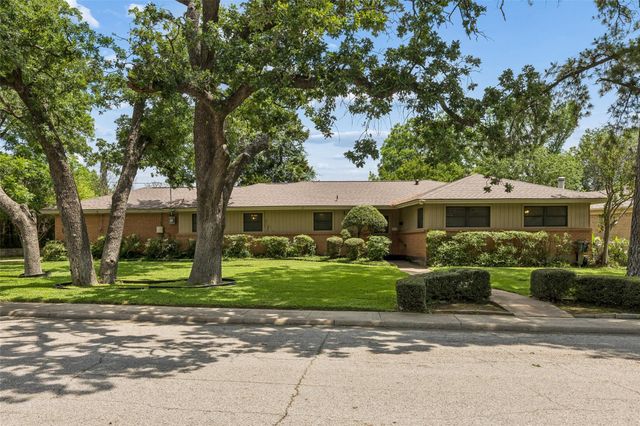 1637 Hendrix Dr — Meadowbrook Estates