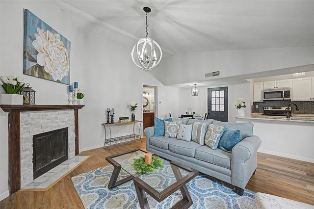 2506 Sunflower Dr — Springridge Add