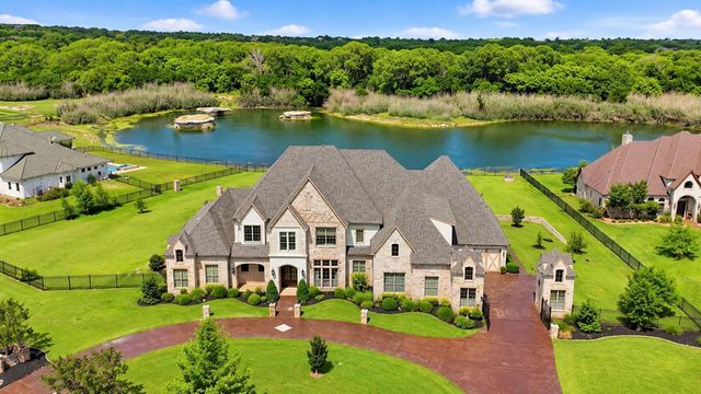 132 The Lakes Dr — The Lakes Of Aledo