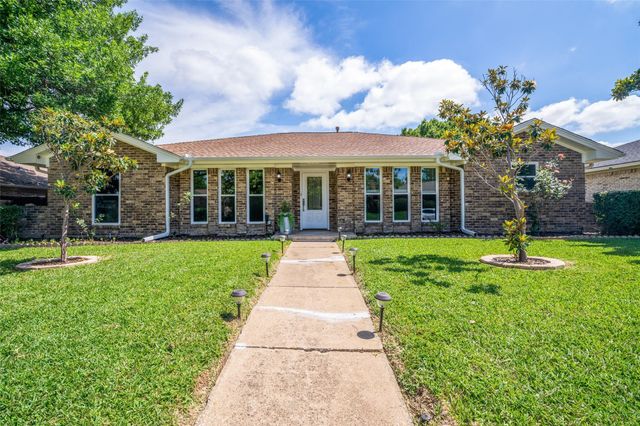 2620 Downing Dr — Parker Road Estates West 1-E