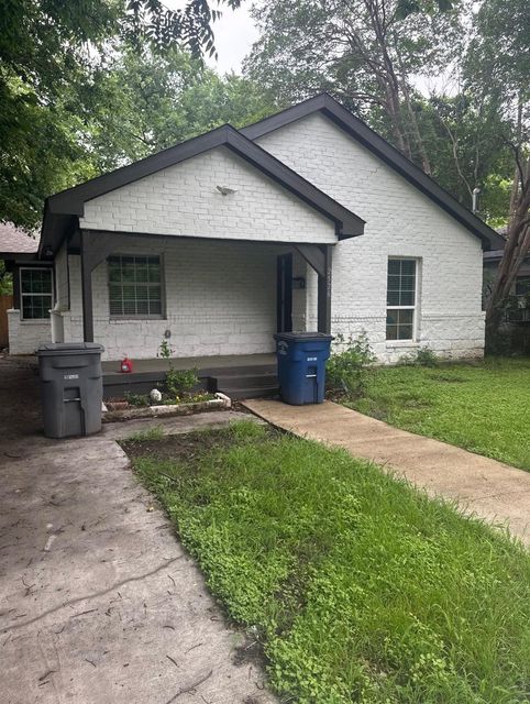 2526 Exline St — Camps Alex