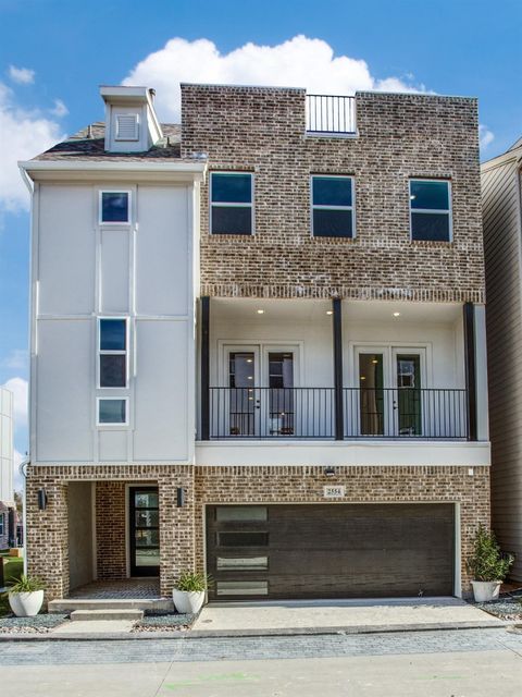 2527 Carolwood Ln — SoHo Square