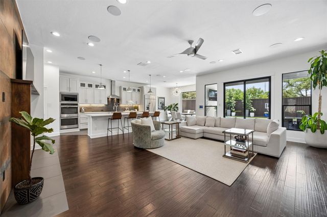 6610 Southpoint Dr — Tioga East