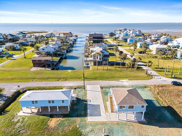 23221 Galceran Dr — Bay Harbor