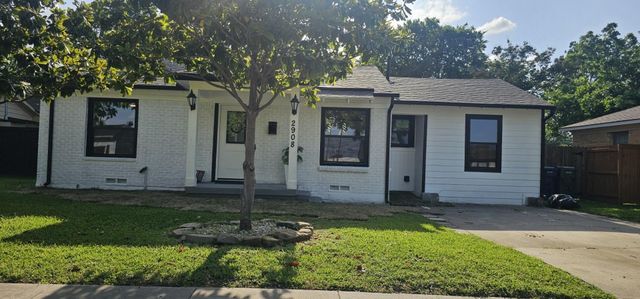 2908 Holm Dr — Claremont Place