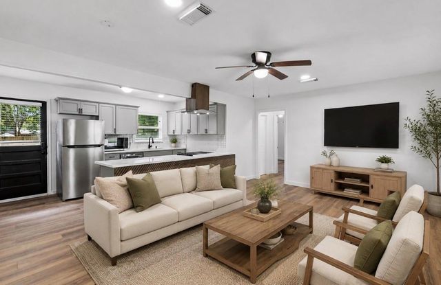 1540 Murray Dr — Crest Ridge Estates