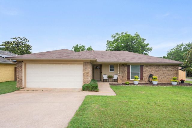 4701 Elkwood Ln — Huntwick Add