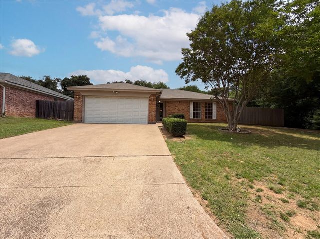 6505 Big Springs Dr — Green Oaks Add