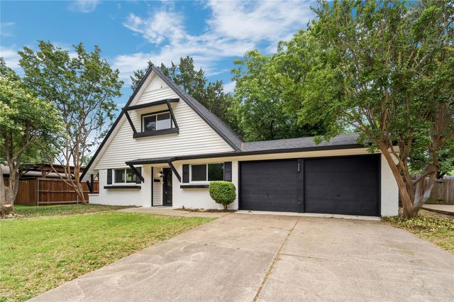 220 Robert St — Gardens