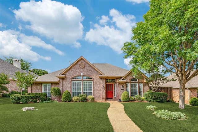 1417 Honey Locust Dr — Northwood