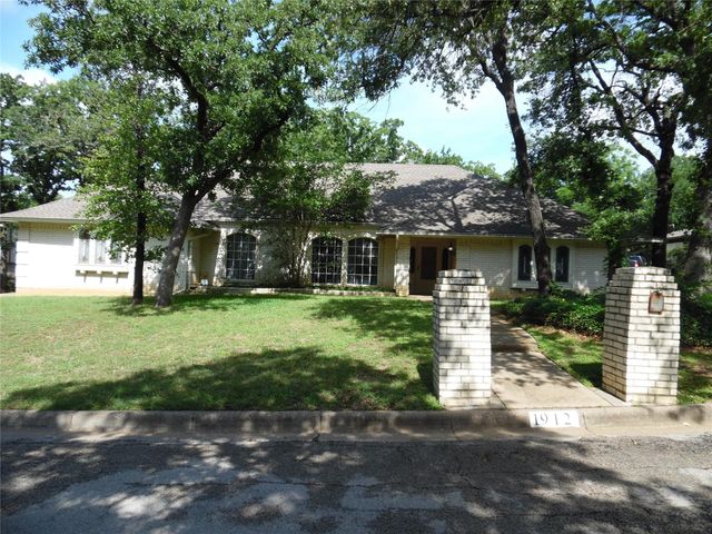 1912 Druid Ln — Cookes Meadow Add