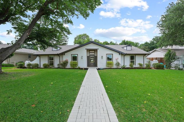 7668 La Cosa Dr — Spring Creek