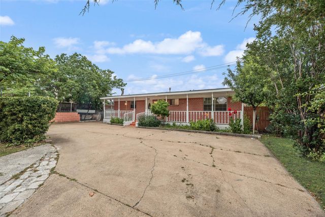 2211 Cardinal Ln — Meadowlark Estates