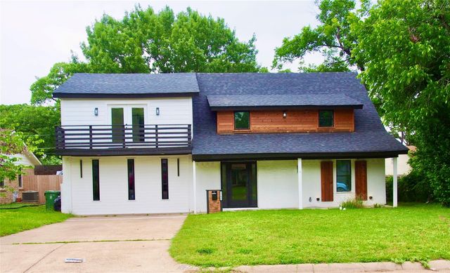 1703 Foster Dr — Pecan Meadows