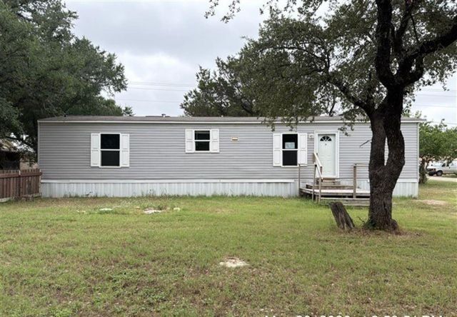 2802 Sycamore Ct — Oak Trail Shores Sec B