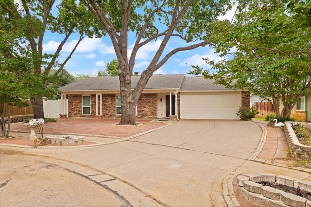2505 Crestmoor Ct — Rushmoor Add