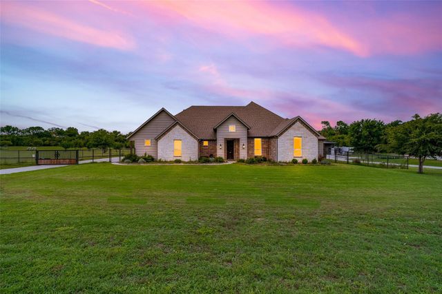 1013 Finney Dr — Silver Sage Farms Ph