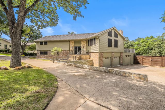 1724 Prestonwood Dr — Prestonwood Estates Add