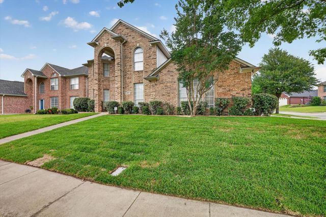 4737 Bristol Trace Trl — Trace Ridge Add